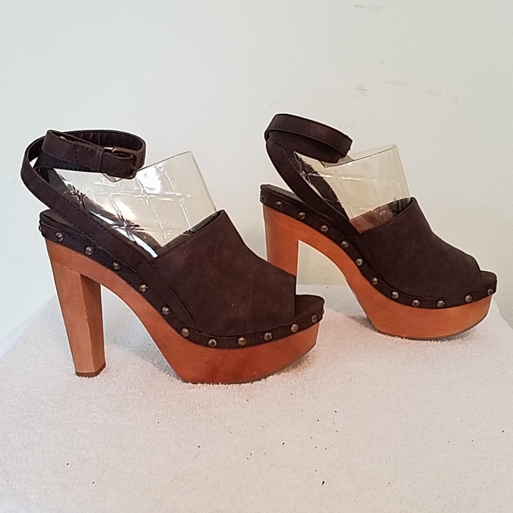 High Heel Wedge Sandal 7M